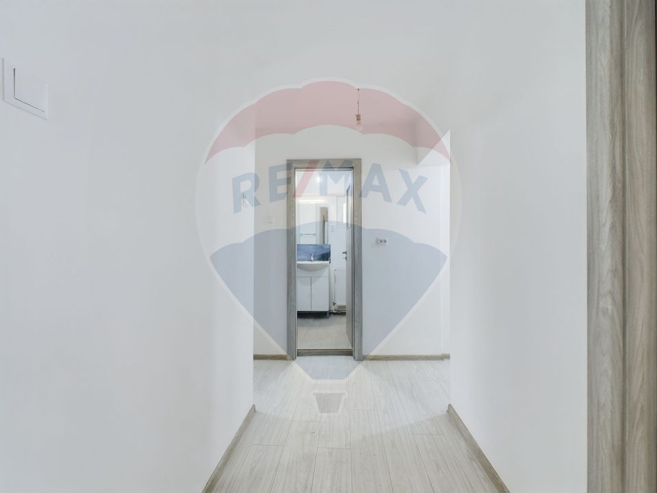 Apartament cu 4 camere de închiriat în zona Centrul Civic