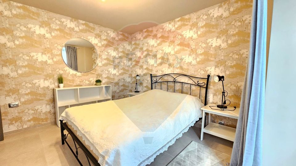 Inchiriez apartament modern cu 4 camere în zona Parcul Central