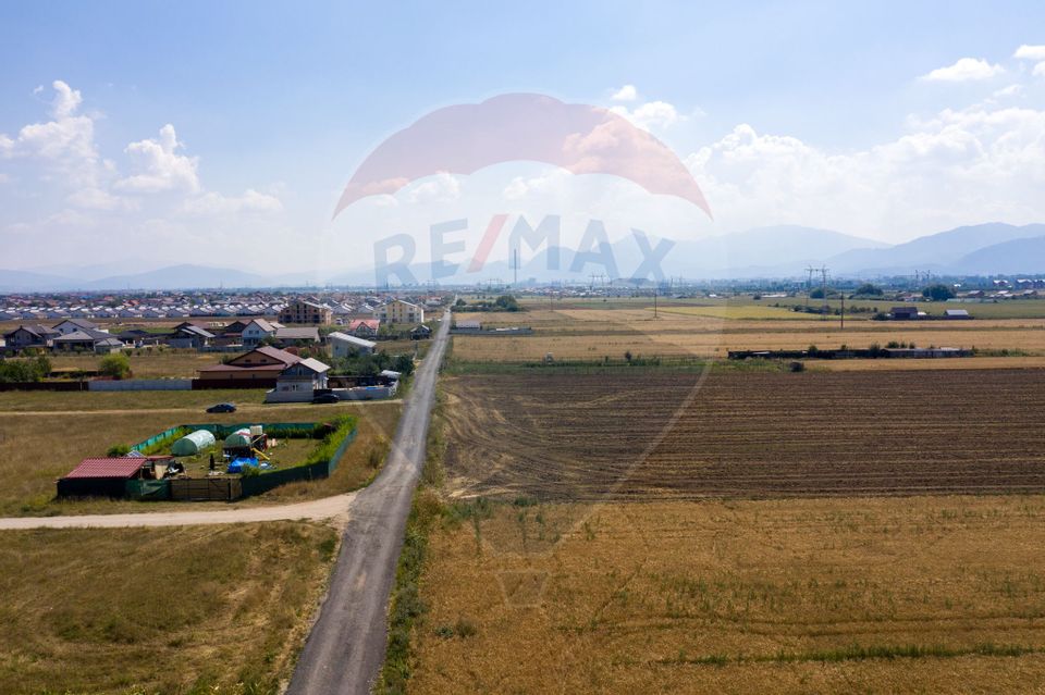 Land 10,700sqm Sanpetru / Strada George cosbuc