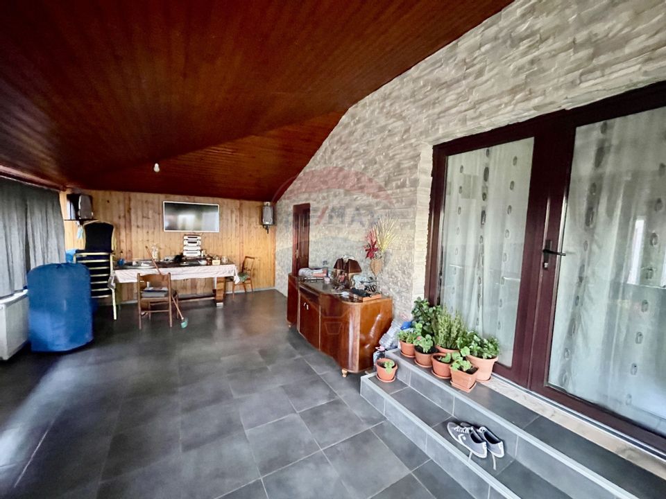6 room House / Villa for sale, Vest area