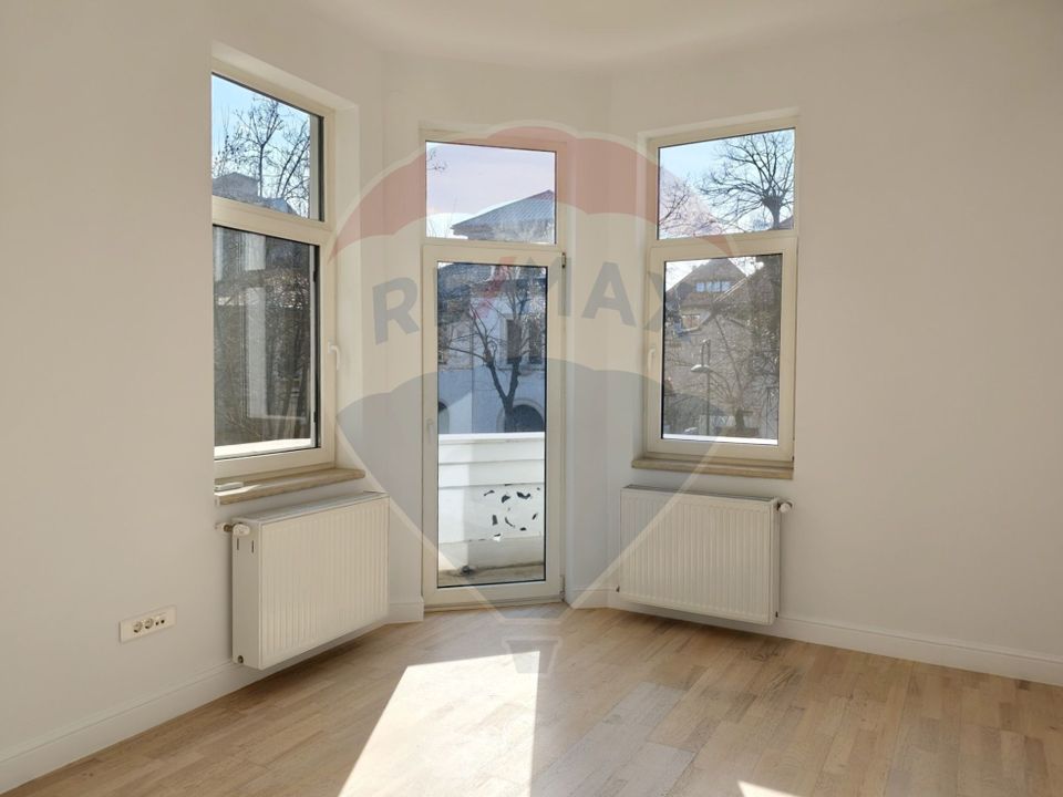 Apartament în vilă din perioada interbelică proaspăt renovat