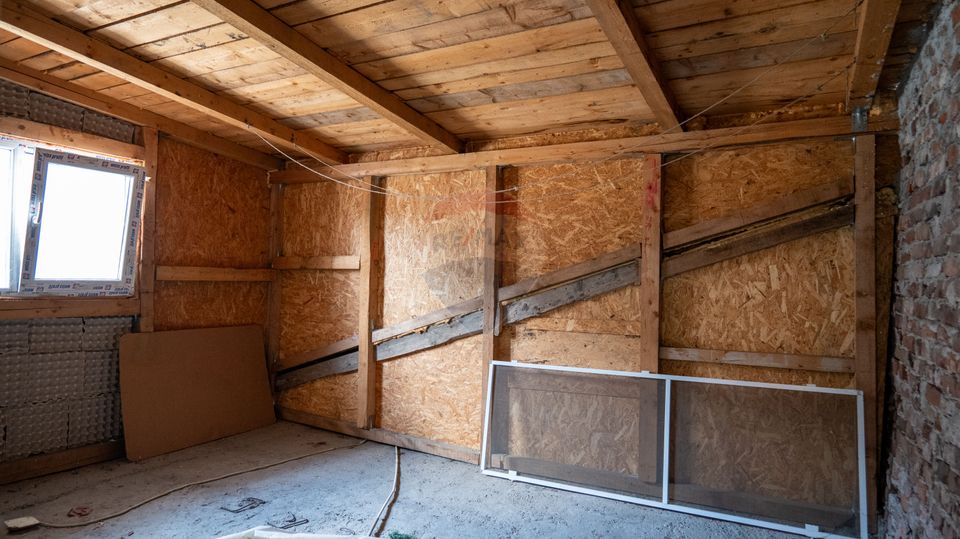 Oferta - casă de vânzare  si teren 241 mp, în zona Andronache