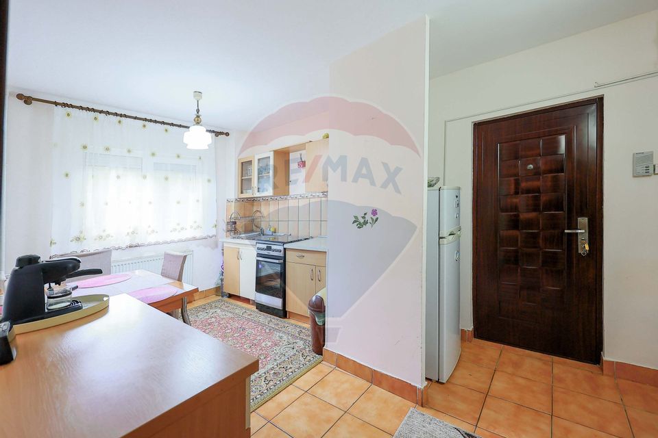 Apartament cu 2 camere de vânzare, în zona Rogerius