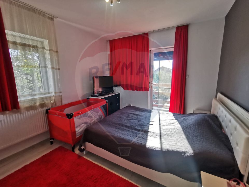 Casă 6 camere si curte, zona Metro Oradea, de vanzare