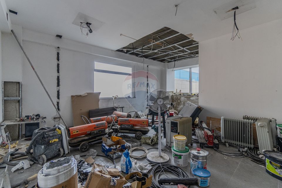 Cladire de 902 mp utili de vânzare, zona Grivitei - DN 13, COMISION 0