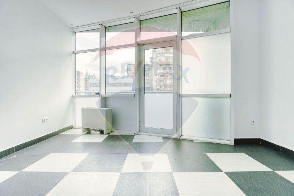 121sq.m Office Space for rent, Central area