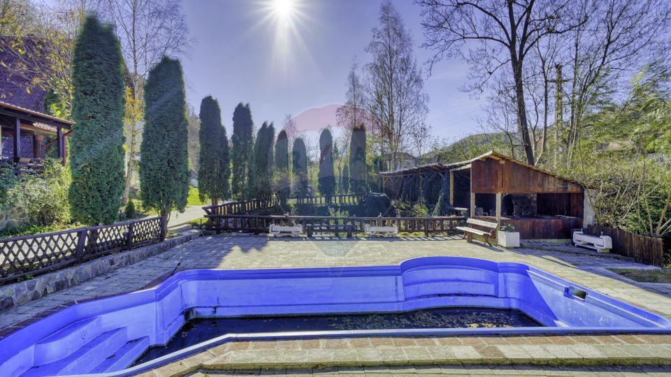 15 room Hotel / Pension for rent