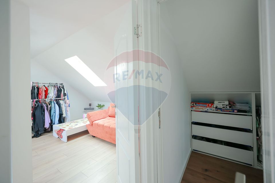 Casă cu 4 camere de vânzare - Ready to Move, în Nojorid