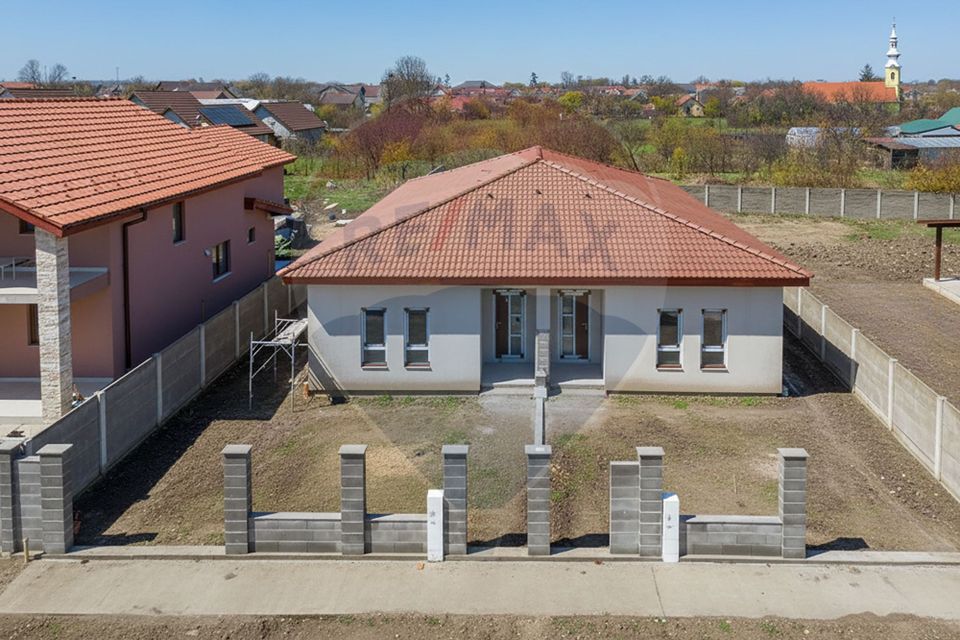 Casă / Vilă cu 3 camere de vânzare