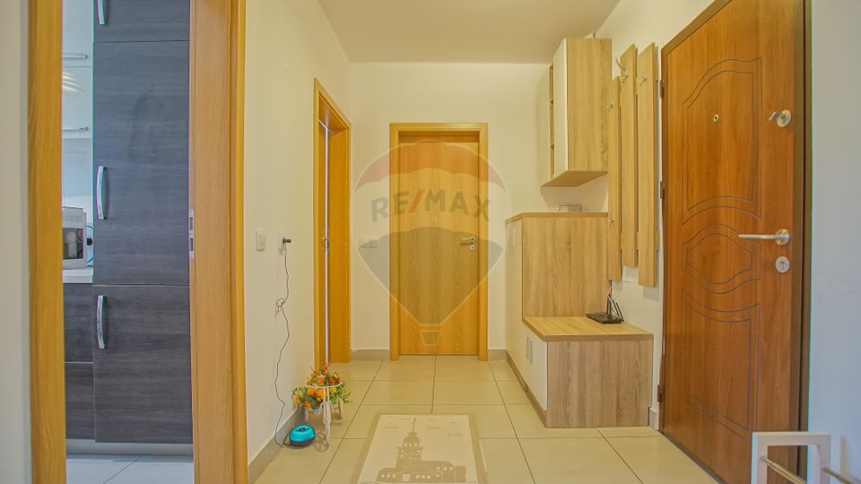 Apartament 2 camere cu parcare și grădină 30mp, zona Tractorul