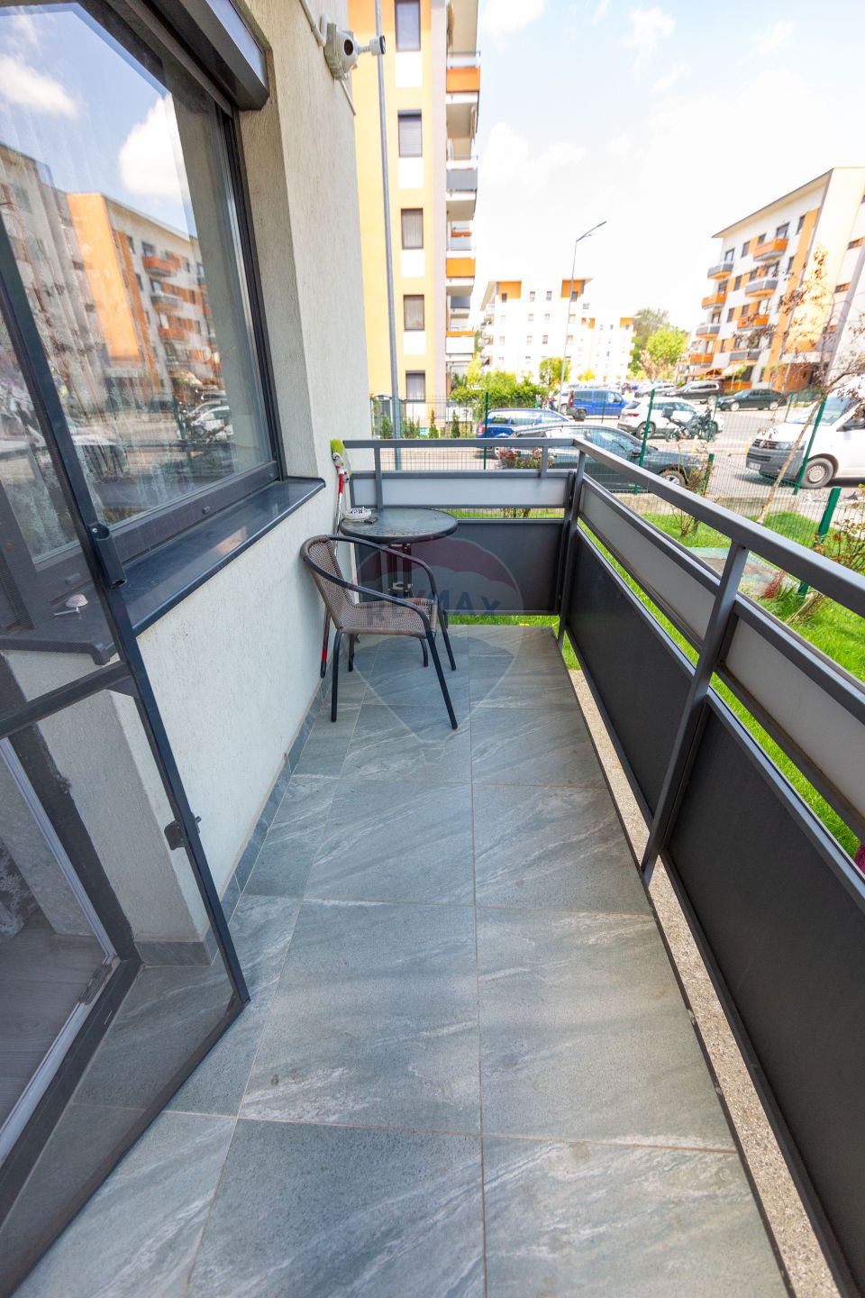 Apartament cu 3 camere, grădină proprie și parcare – Casa Nobel