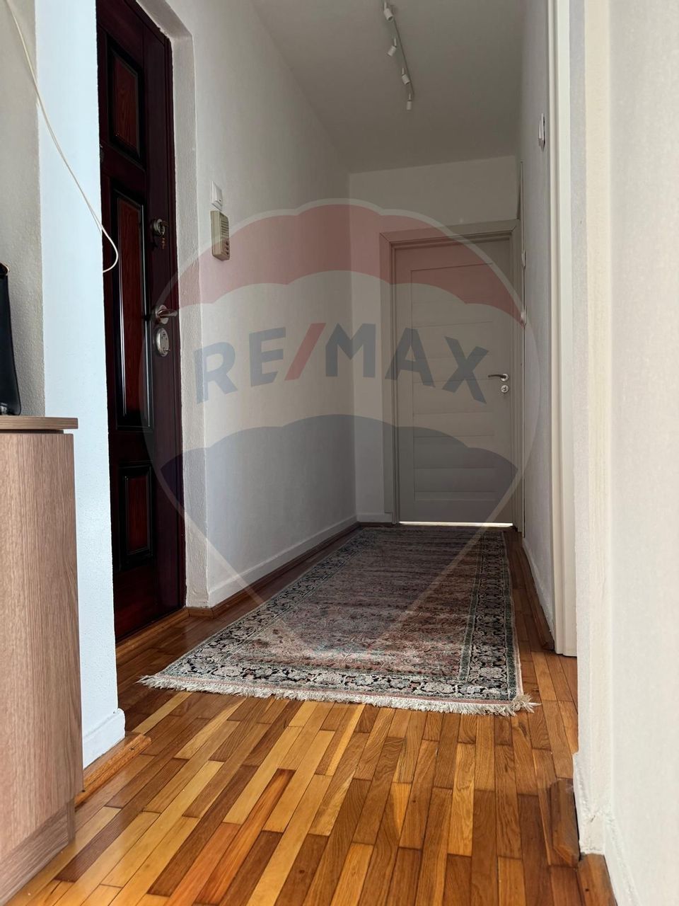 Apartament cu 2 camere de închiriat în zona Aurel Vlaicu