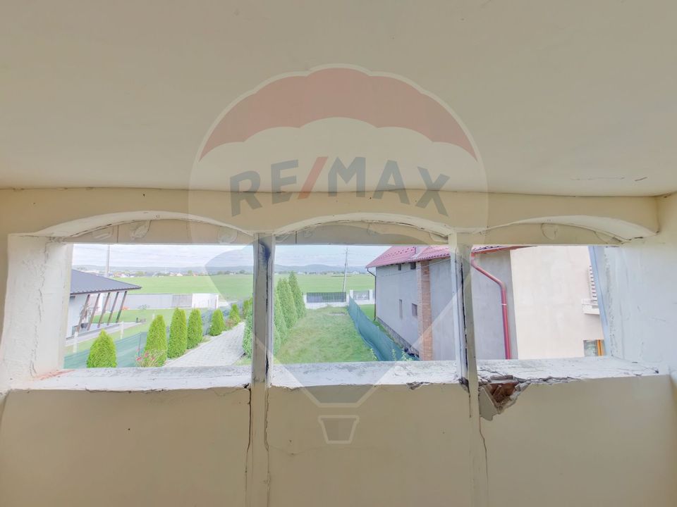 Casă / Vilă cu 5 camere de vânzare în zona Sud