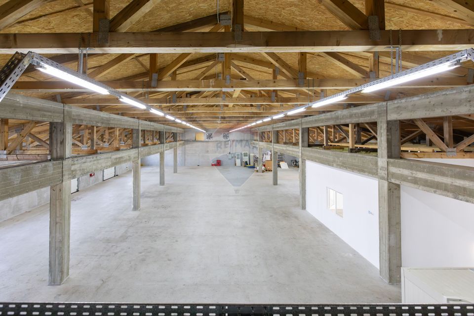 Hală 1.000 mp + curte 3.200 mp + CASĂ 160 mp BONUS | Acces TIR | Bacău