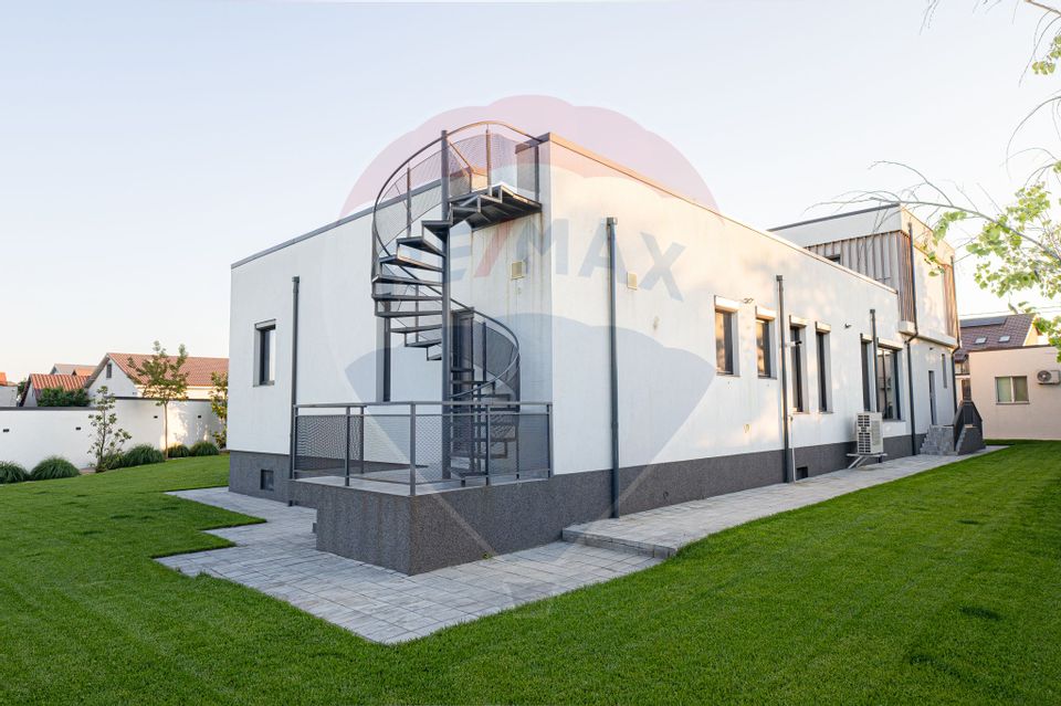8 room House / Villa for sale