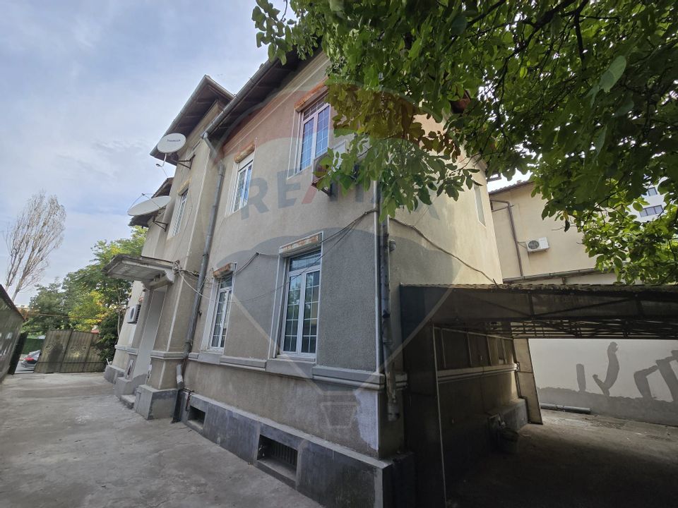 DE VANZARE Casă / Vilă cu 11 camere de vânzare în zona Parcul Carol