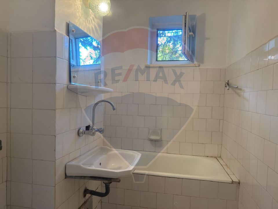 Apartament cu 4 camere de vânzare la vile, zona Ultracentrală