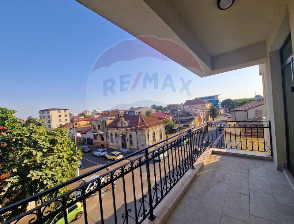 De inchiriat apartament 2 camere Centru Constanta cu loc de parcare