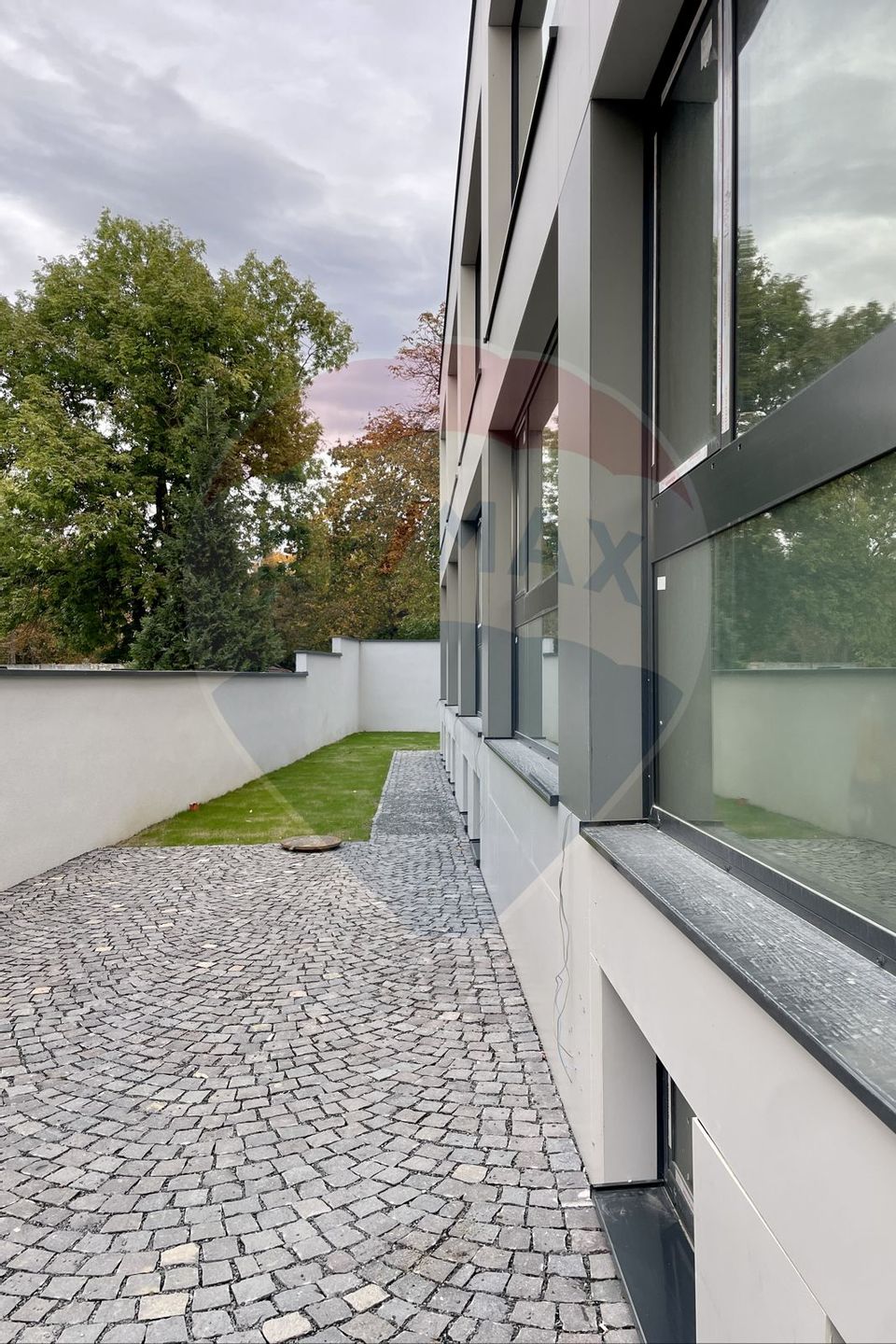 500sq.m Office Space for rent, Semicentral area