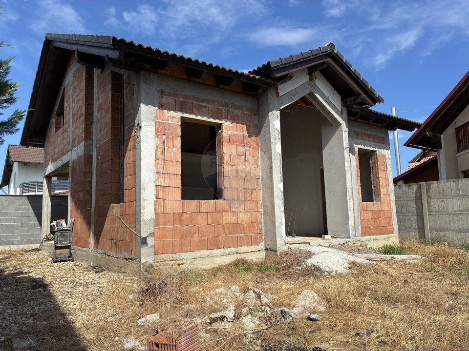 5 room House / Villa for sale