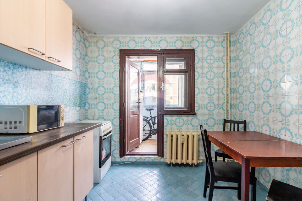 Apartament cu 3 camere de vânzare în zona Sebastian