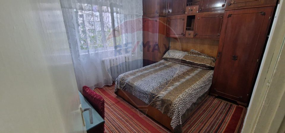 Apartament cu 3 camere în zona Ura, strada Republicii