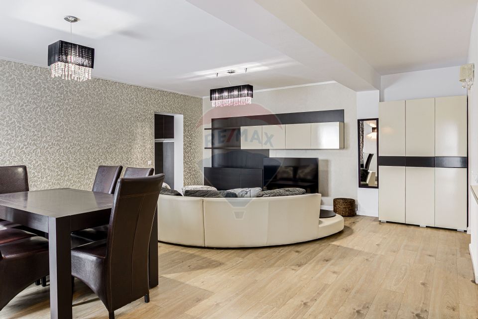 Apartament 3 camere + loc de parcare zona Subcetate