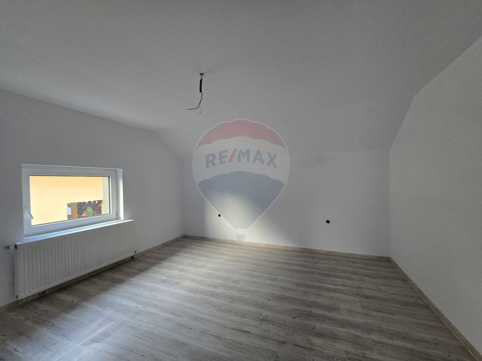 Apartament 3 camere de vânzare COMISION 0%