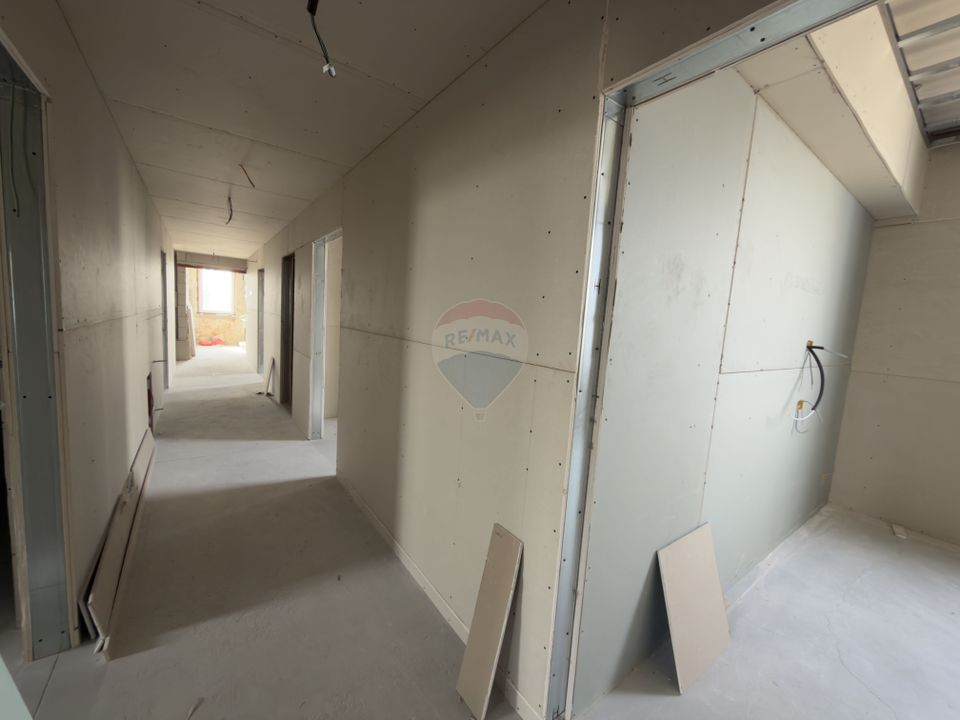 Hotel / Pensiune cu 48 camere de vânzare Calea Borsului/CT Park/ CET