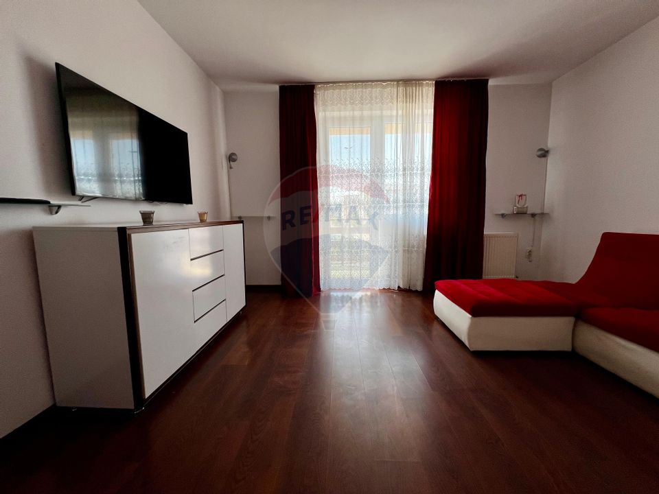 Apartament cu 2 camere de vânzare în zona Tractorul