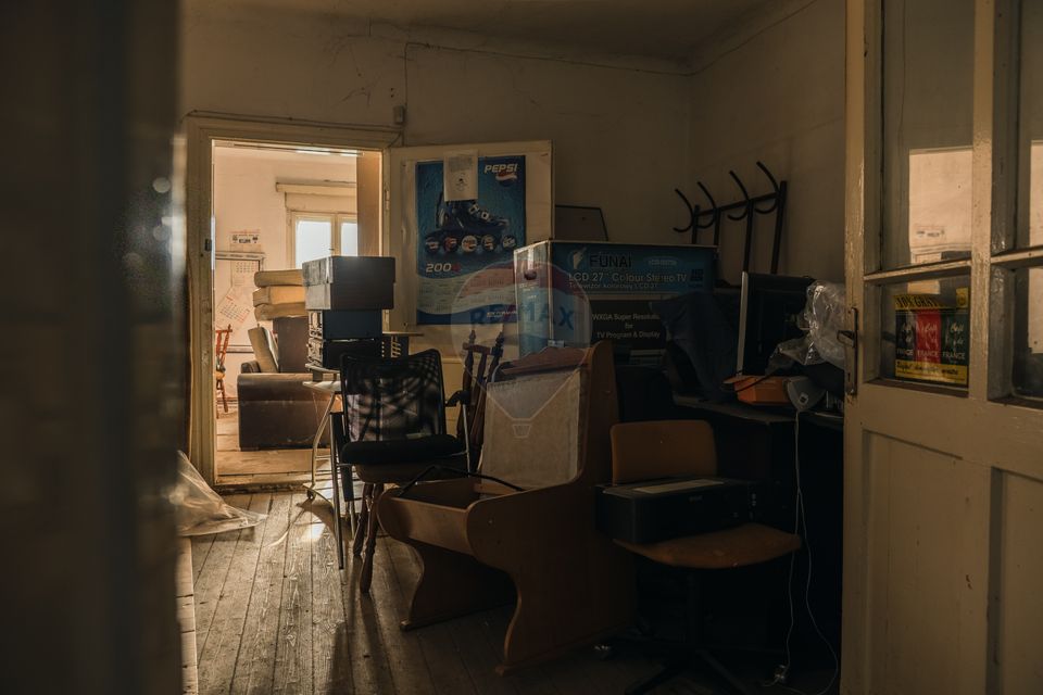 8 room House / Villa for sale, Sud-Est area