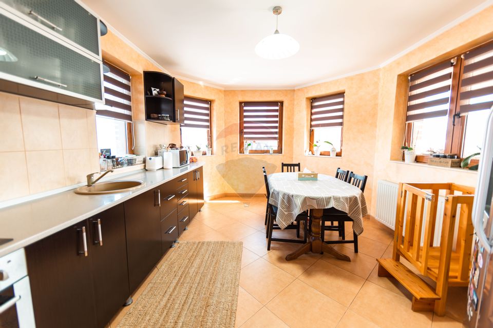 Casă elegantă, construită cu grijă, într-un cadru natural – Tărlungeni