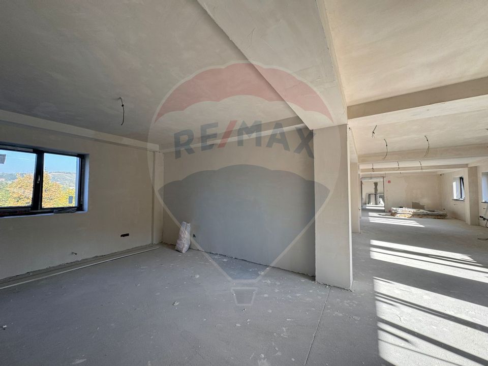 300sq.m Commercial Space for rent, Grigorescu area