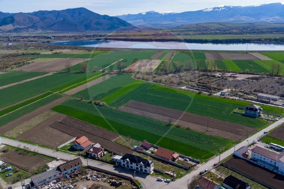 Land 5,557sqm Hateg / Strada Raul Mare