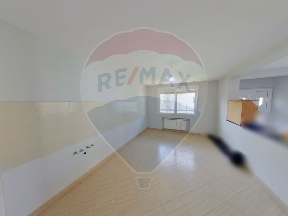 Casă / Vilă cu 5 camere de închiriat în zona Nord