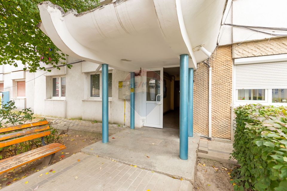 3 room Apartment for rent, Milcov area