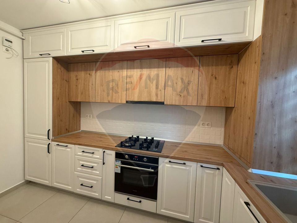 Apartament cu 3 camere, 2 bai și loc de parcare