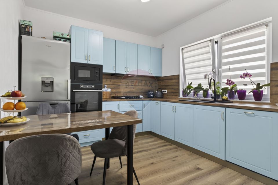 Casă la cheie cu teren 544 mp de vanzare in zona 6 Vanatori,Arad