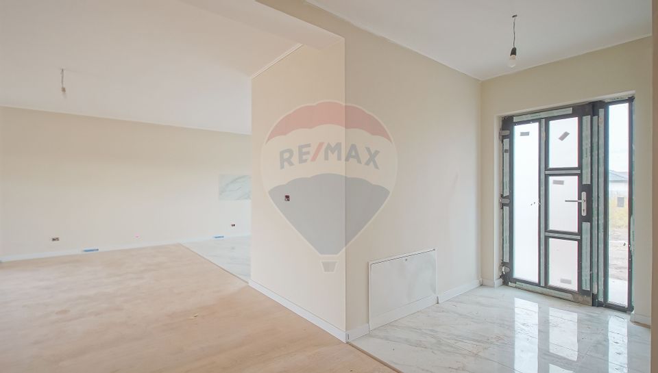 4 room House / Villa for sale