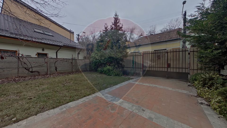 Casă cu 3 camere de închiriat în zona UMF || Comision 0%