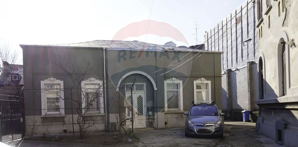 Casă / Vilă, 4 camere de vânzare în zona Armeneasca