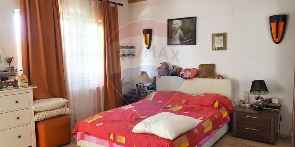 Vila la Lacul Snagov deschidere 21 ml,  ponton propriu