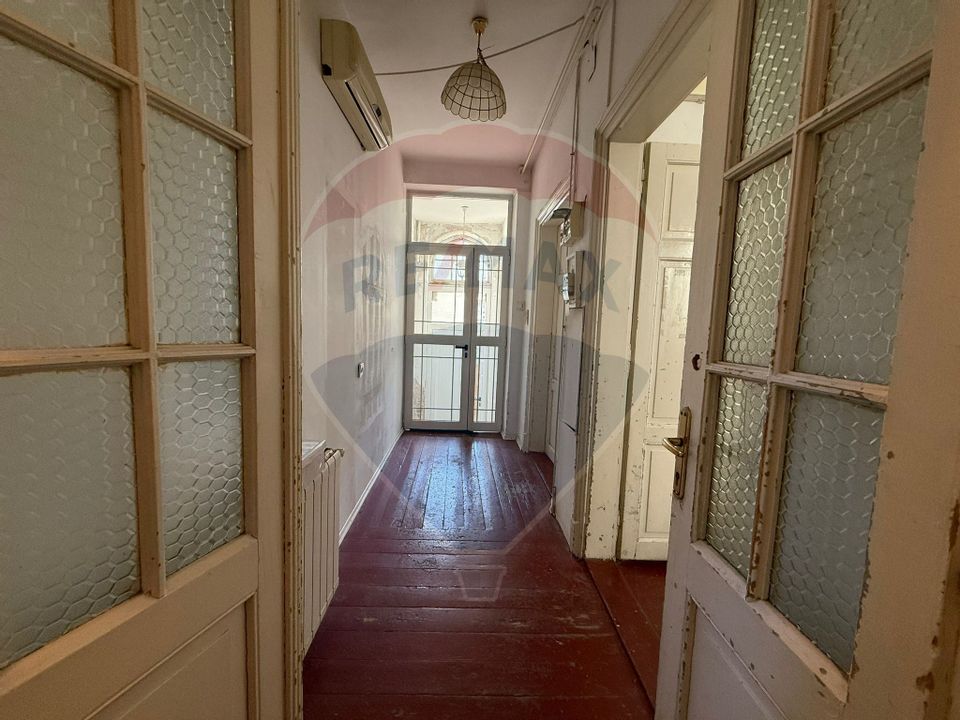 DE ÎNCHIRIAT: Casă/Vilă spațioasă  8 camere  Zona Gara de Nord