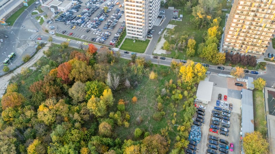 Vanzare Teren 1,800mp Vacaresti-Tinetretului