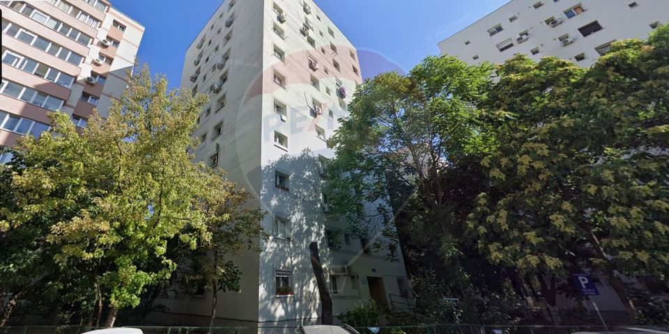 Apartament semidecomandat cu 2 camere de vanzare str Becatei Salajan