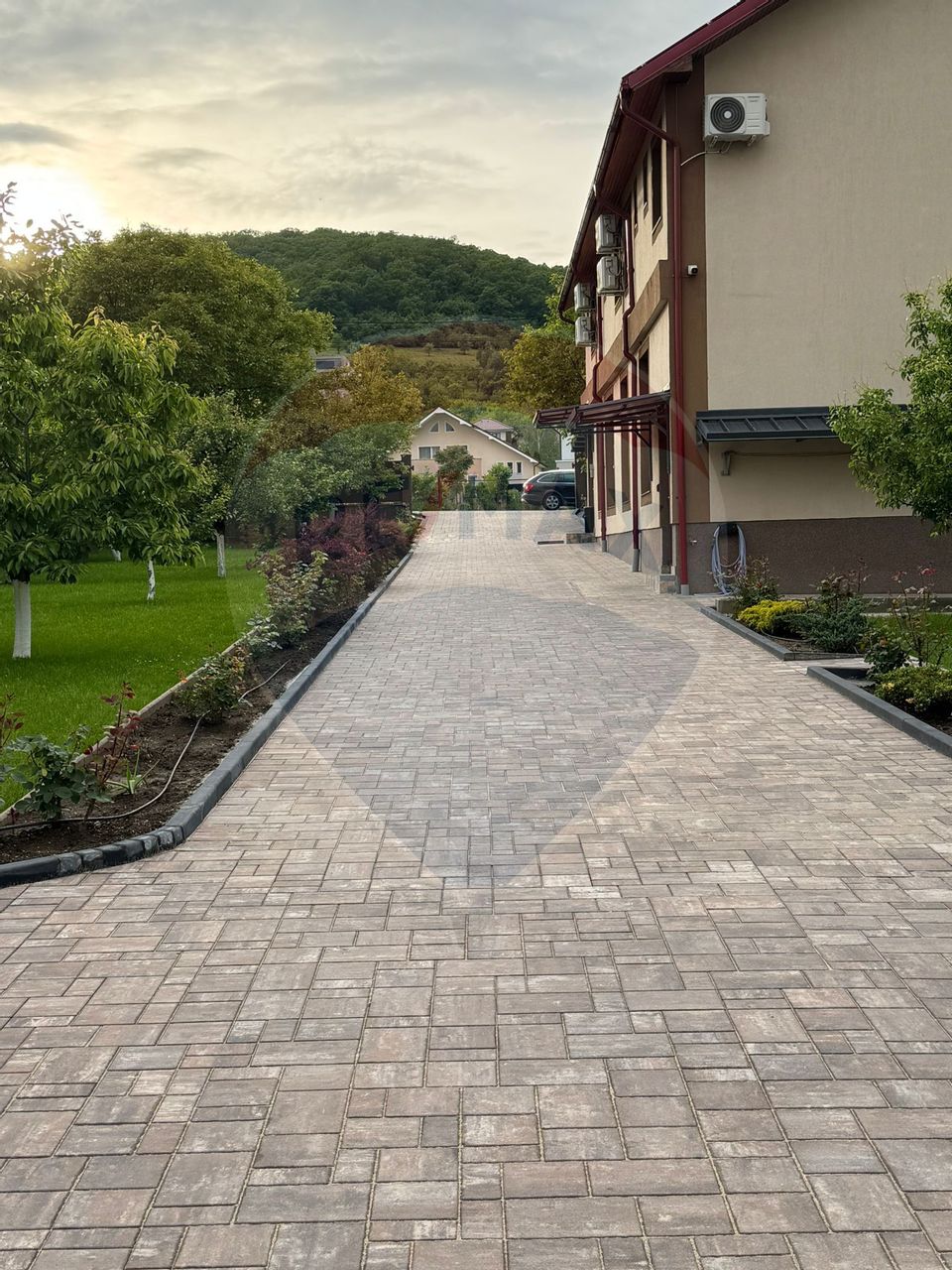 16 room Hotel / Pension for sale