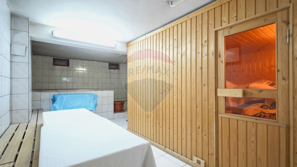 Comision 0 %! Pensiune cu 12 camere de vânzare, str. De Mijloc!