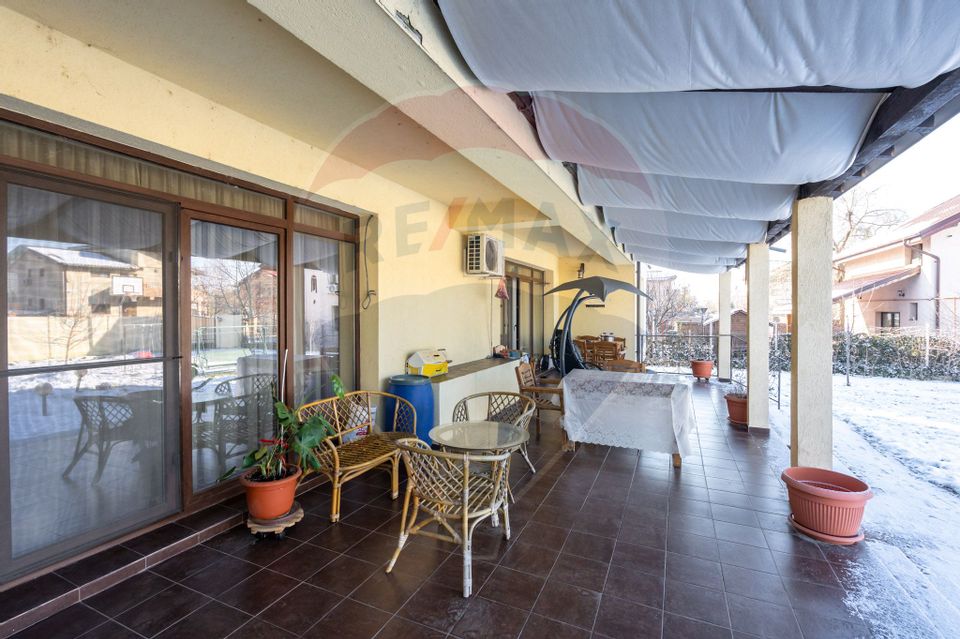 Villa 9 rooms Berzei/Berceni, generous courtyard