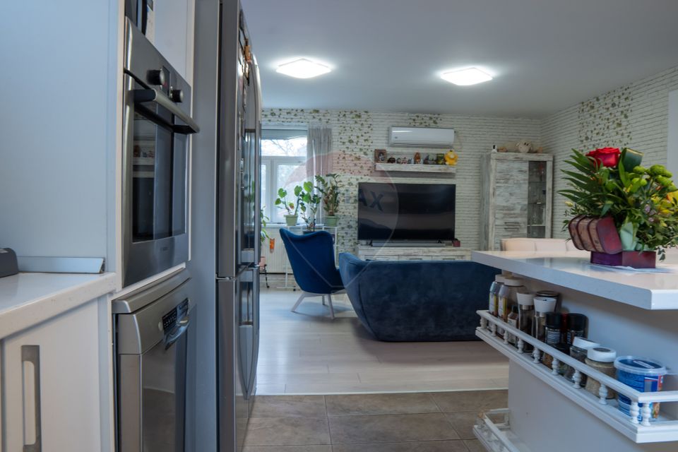 DE VANZARE Reședință Premium cu Piscină și Teren Generos – Chiajna