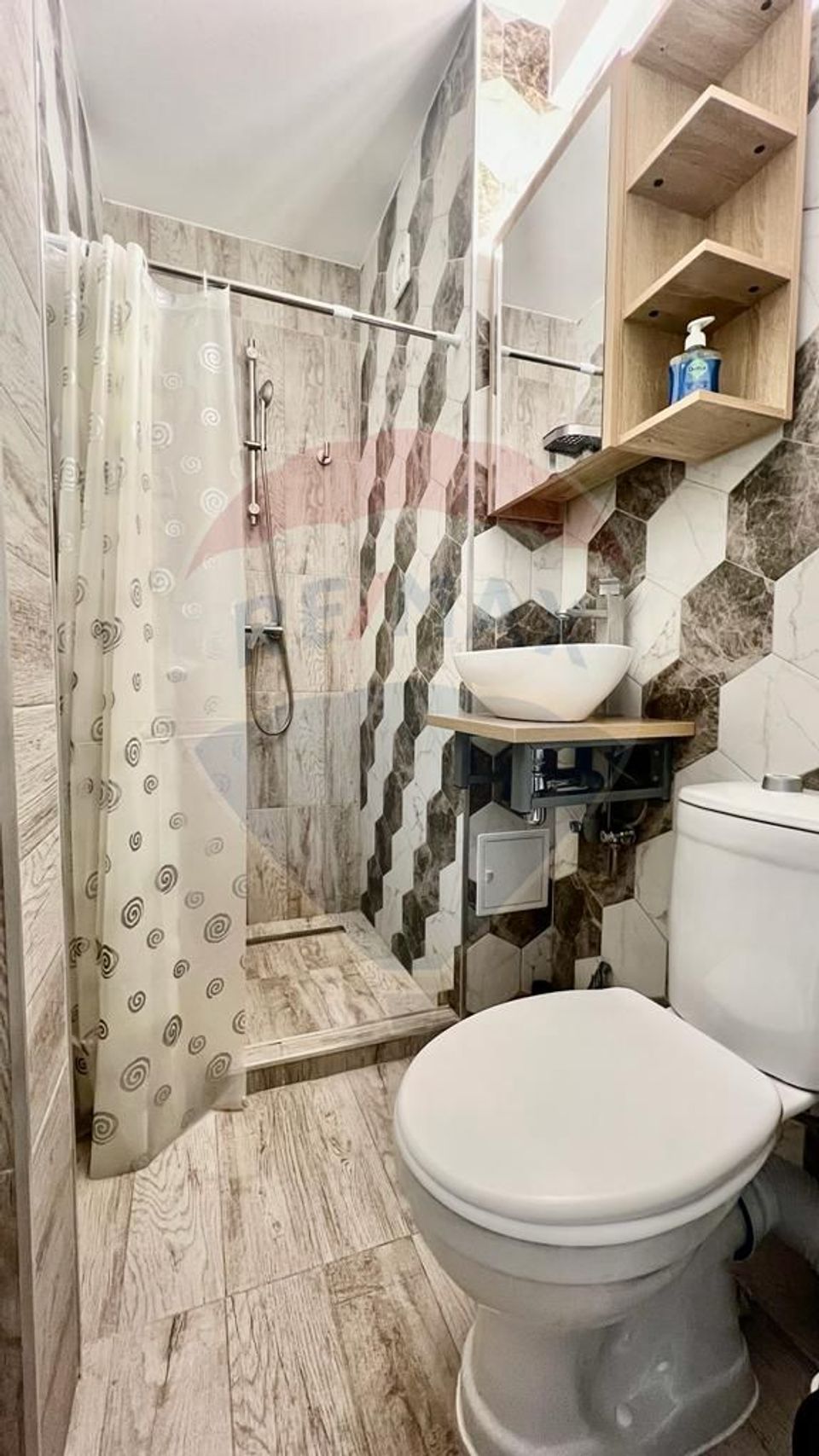 Apartament cu 1 camere de închiriat în zona Costin Georgian